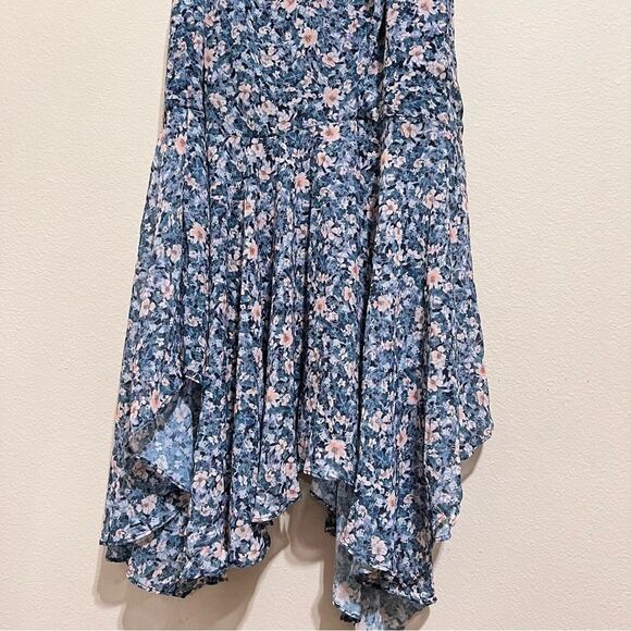 ASTR the Label • Santorini Dress in Blue & Peach Multi Floral - Picture 5 of 12
